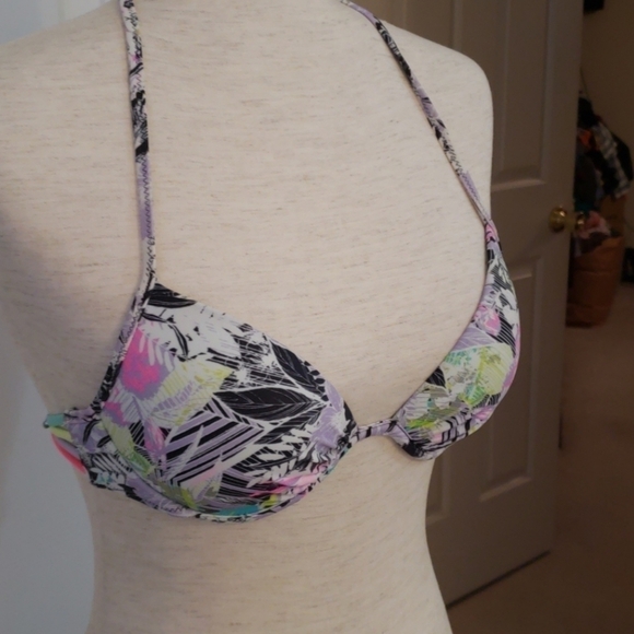 Victoria's Secret Floral Bikini Top only - Picture 6 of 16